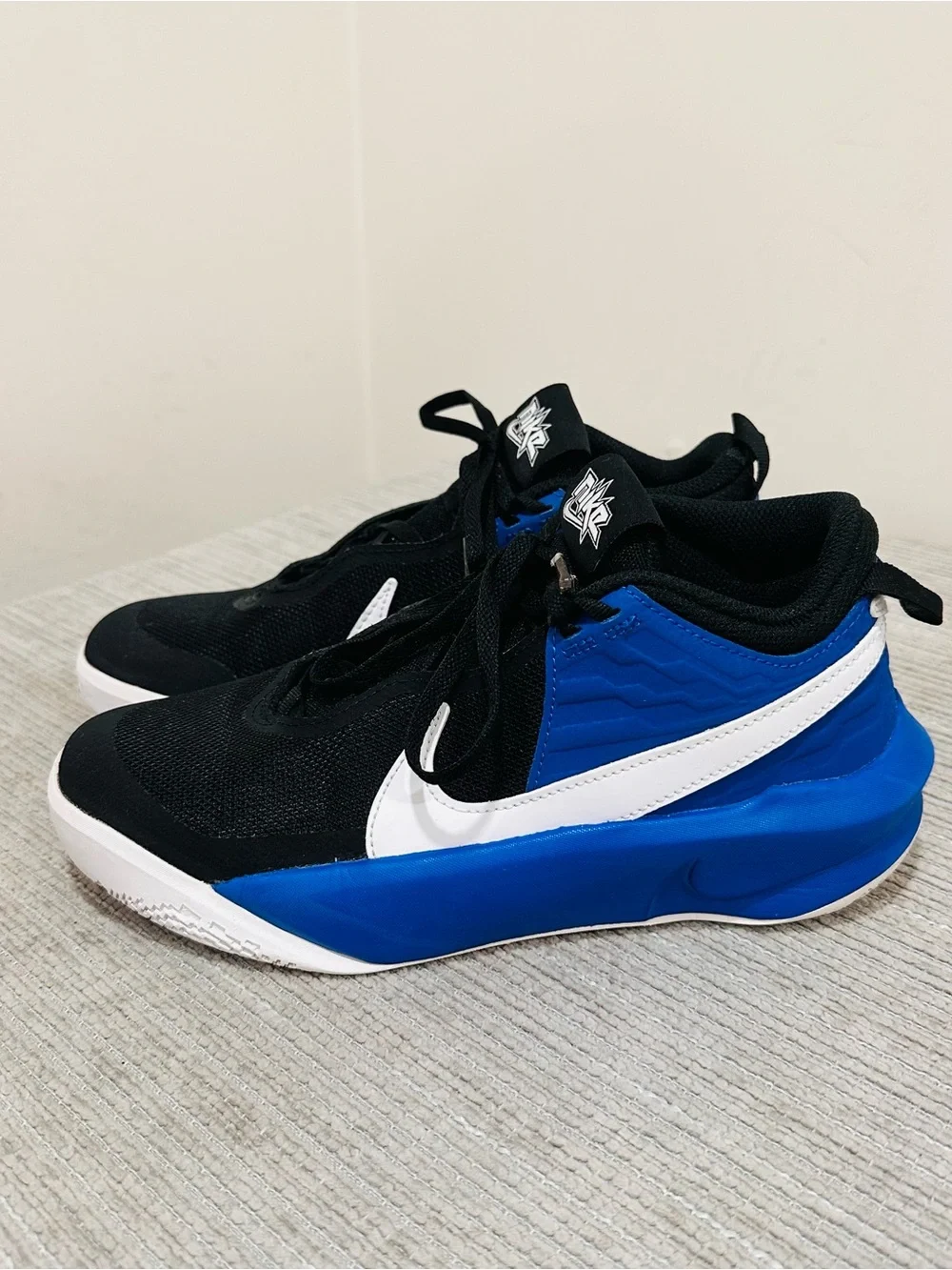 Nike Team Hustle D 10 GS Black Game Royal Blue Youth Sz 5.5Y EUR 38 CW6735-010